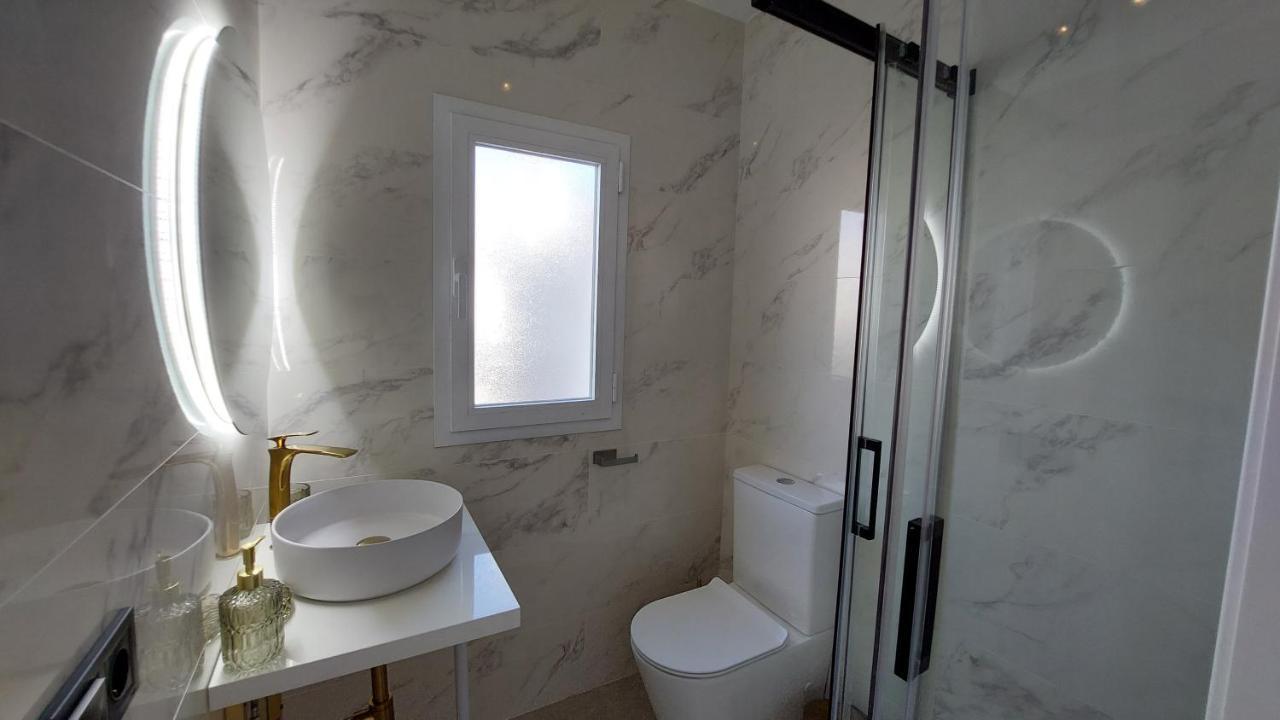 Vakantiehuis New Boho With Balcony, Private Garden And Communal Pool